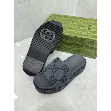 Gucci Slippers For Women in 196053