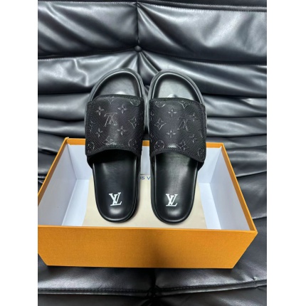 New Arrivals High quality Louis Vuitton Slippers For Men in 196065
