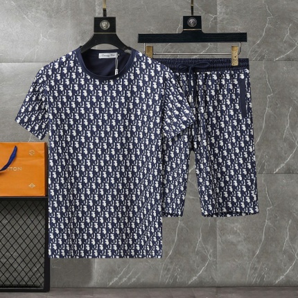 New Arrivals Dior Short Tracksuit For Men in 196087