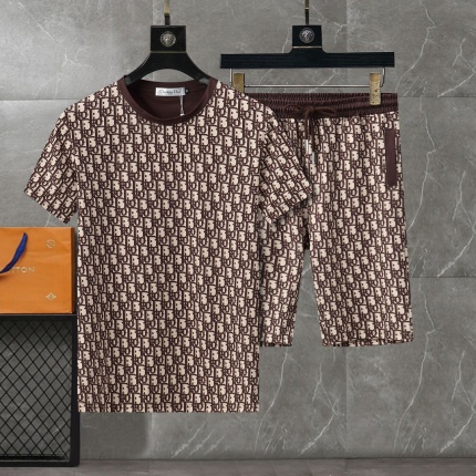 New Arrivals Dior Short Tracksuit For Men in 196088