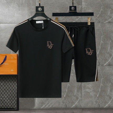 New Arrivals Dior Short Tracksuit For Men in 196092