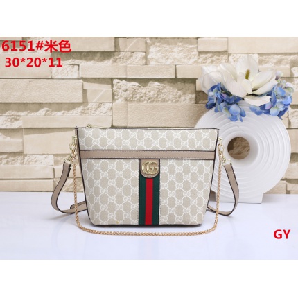 New Arrivals Cheap Gucci Cross Handbags in 196220
