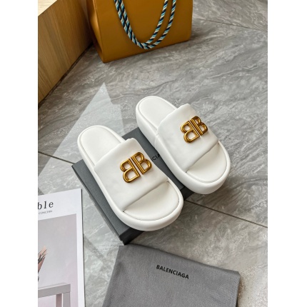 New Arrivals Balenciaga Slippers For Women in 196522
