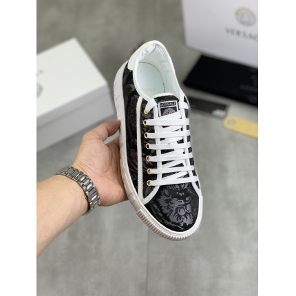 New Arrivals Versace Sneakers For Men in 197026