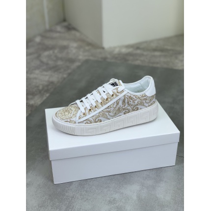 New Arrivals Versace Sneakers For Men in 197030