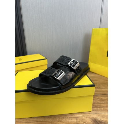 New Arrivals Fendi Slippers For Men in 197036