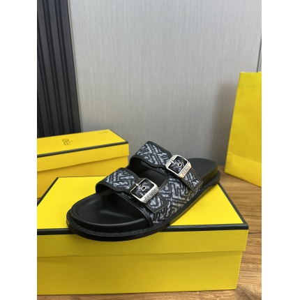 New Arrivals Fendi Slippers For Men in 197038