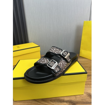 New Arrivals Fendi Slippers For Men in 197042