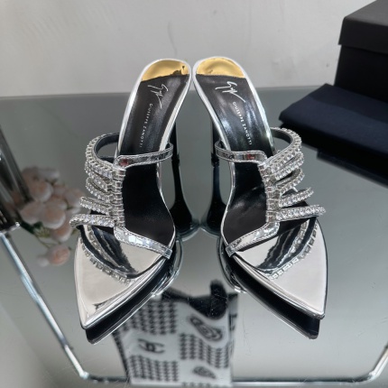 High quality Giuseppe Zanotti Sandals For Women in 197121