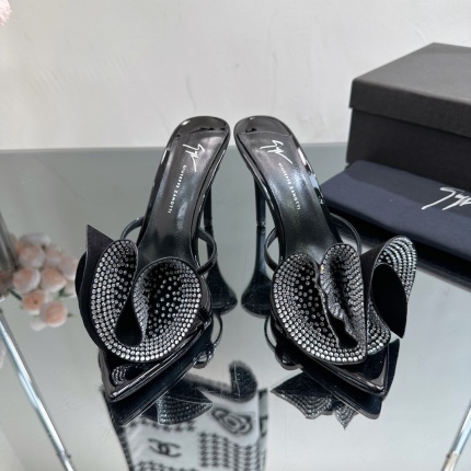 High quality Giuseppe Zanotti Sandals For Women in 197122