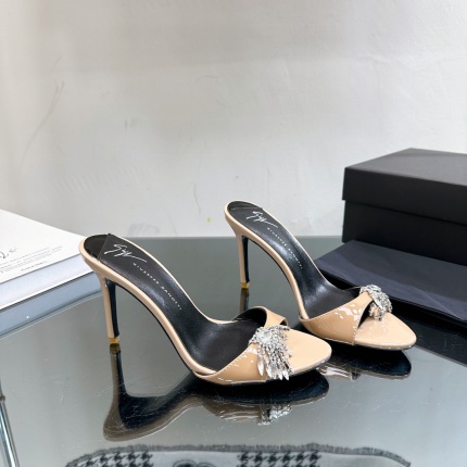 High quality Giuseppe Zanotti Sandals For Women in 197128