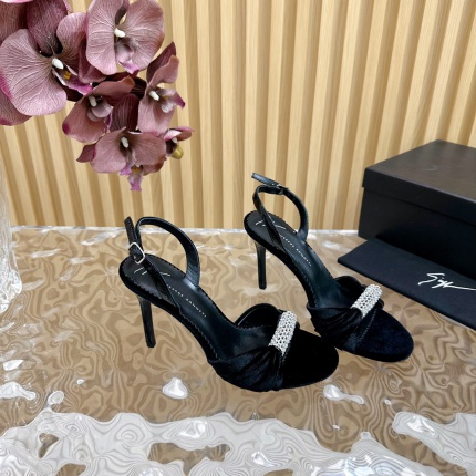 High quality Giuseppe Zanotti Sandals For Women in 197132