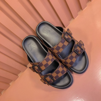 Louis Vuitton Slippers For Men in 197312