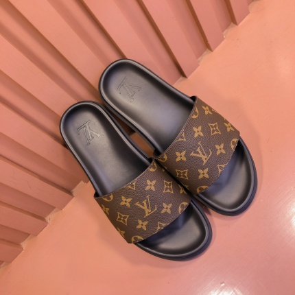 Louis Vuitton Slippers For Men in 197316