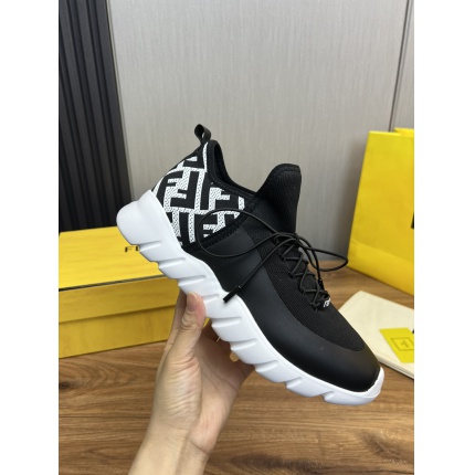 Fendi Sneakers For Men in 197389