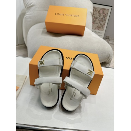 Louis Vuitton Slippers For Women in 197400