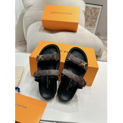 Louis Vuitton Slippers For Women in 197403