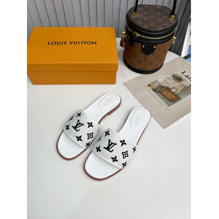 Louis Vuitton Slippers For Women in 197408