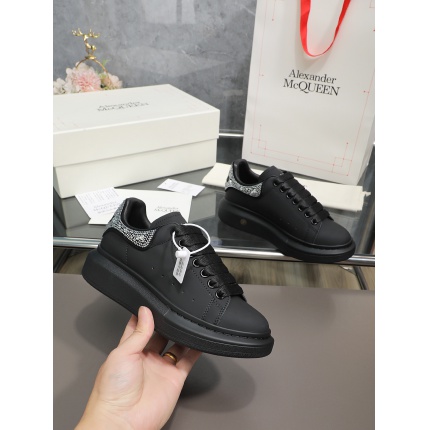 New Arrivals Alexander Mcqueen Sneakers size 35-46 in 197458