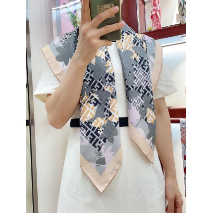 New Arrivals Louis Vuitton High quality Silk Scarf in 197534