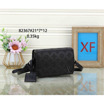 New Arrivals Cheap Louis Vuitton Cross Bags For Men in 197584