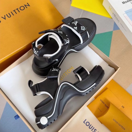 New Arrivals Louis Vuitton Sandals For Women in 197668