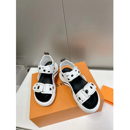 New Arrivals Louis Vuitton Sandals For Women in 197669