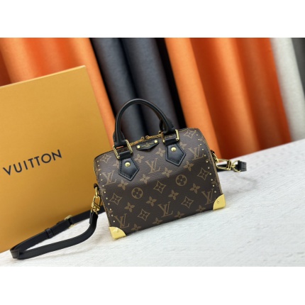 Louis Vuitton AAA quality Shoulder Bags in 197799