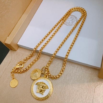 New Arrivals Versace High quality Necklace in 197845