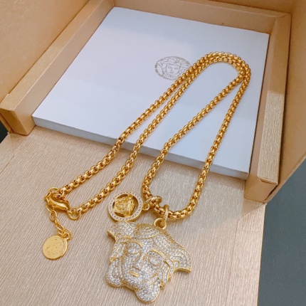 New Arrivals Versace High quality Necklace in 197847