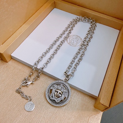 New Arrivals Versace High quality Necklace in 197863