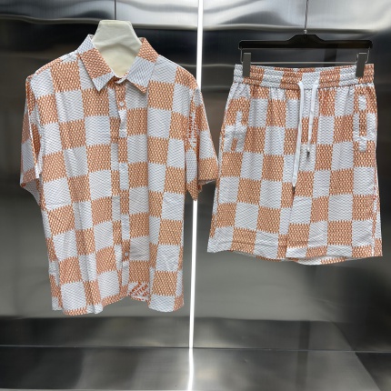 New Arrivals Louis Vuitton Short Tracksuits For Men in 197962