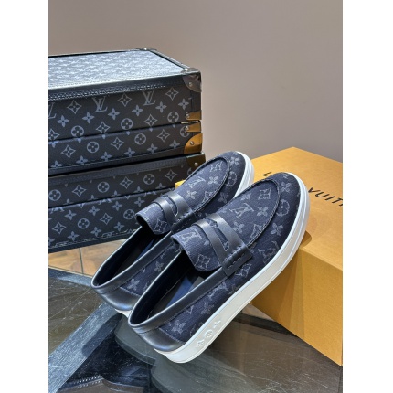 New Arrivals High quality Louis Vuitton Loafers For Men in 198137