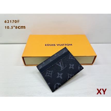 Louis Vuitton Walltes in 198211