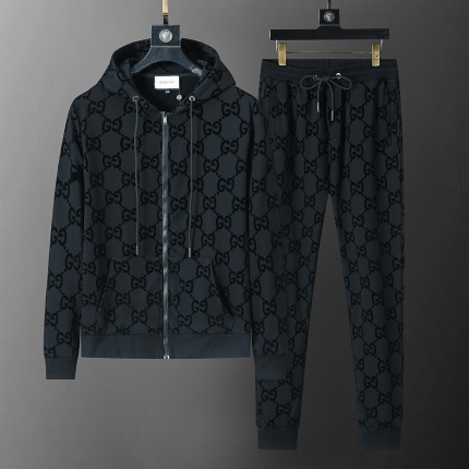 New Arrivals Gucci Tracksuits For Men in 198232