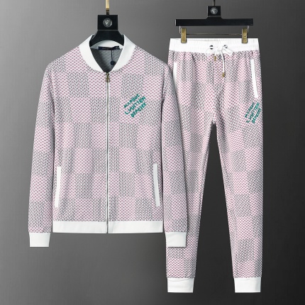 New Arrivals Louis Vuitton Tracksuits For Men in 198239