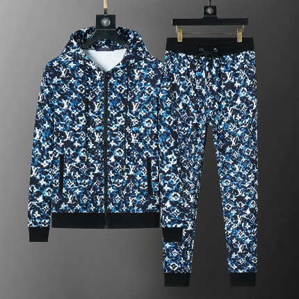 New Arrivals Louis Vuitton Tracksuits For Men in 198243