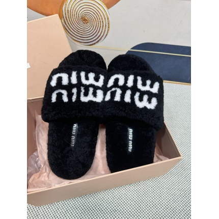 New Arrivals MiuMiu Fur Sliders For Women in 198282