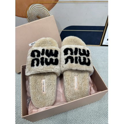 New Arrivals MiuMiu Fur Sliders For Women in 198286