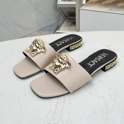 New Arrivals Versace Slippers For Women in 198320