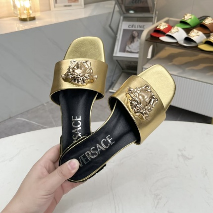 New Arrivals Versace Slippers For Women in 198326