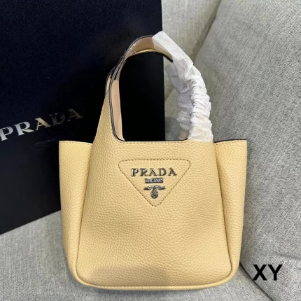 Cheap Prada Handbags in 198401