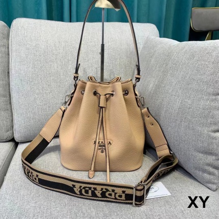 Cheap Prada Handbags in 198405