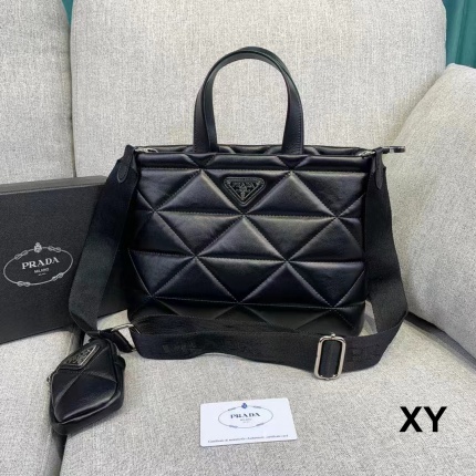 Cheap Prada Handbags in 198407