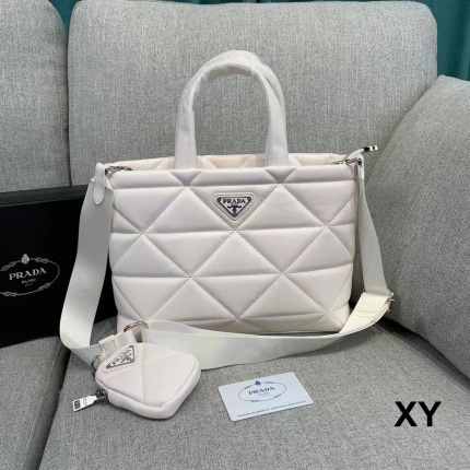 Cheap Prada Handbags in 198408