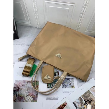 Cheap Prada Handbags in 198421