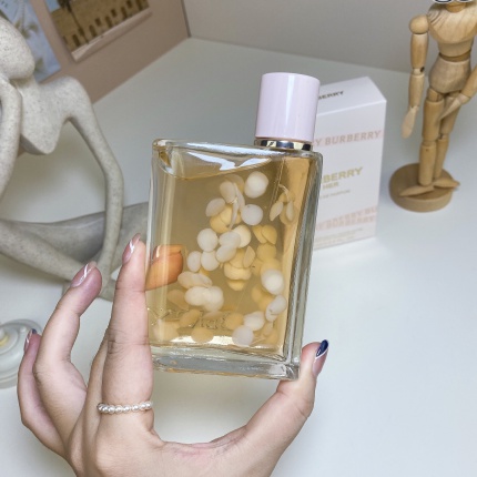New Arrivals Burberry Her Petals 2023 Perfume in 198534
