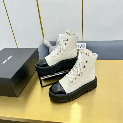New Arrivals Chanel Boots For Women in 198568