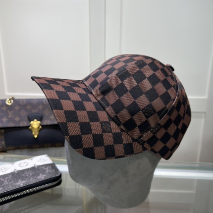 Louis Vuitton AAA Hats in 198814