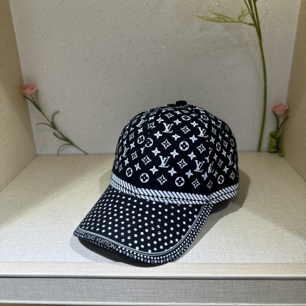 Louis Vuitton AAA Hats in 198815